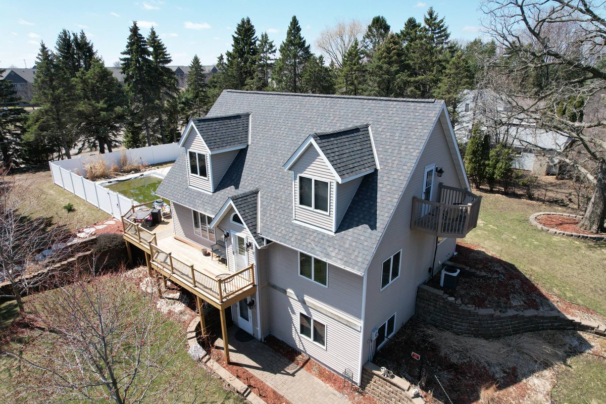 WeathersafeInc's tweet photo. Just another job well done! 🙌 #roofreplacement #newroof https://t.co/XOAtqGlKLV