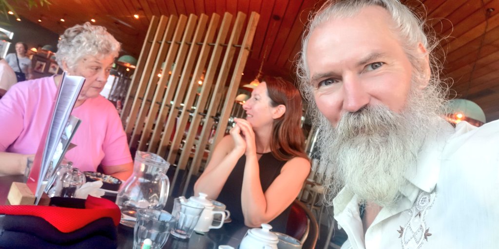 joncampling's tweet photo. Lovely lovely meal at @LeBistrotPierre #Eastbourne today with my wonderful MiL on visiting from Oxford.
โฅ๏ธ๐
Fantastic food and exellent service
Well Done Team BP ๐งโโ๏ธ
#WiseWizard #AmazingViews #Southdowns #BeachyHead #HapptlyDeatheater https://t.co/mb1PIAWdl9 https://t.co/a7zKxeS0yH
