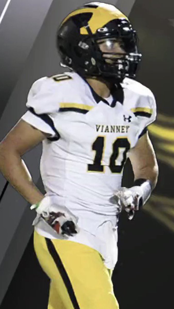 SJVLancersFB's tweet photo. Ten days away!! Jr. Wr/Db @joemarcello11 looking to have a real out year for the Lancers!! @Coach_Papcun
#TogetherAsOne #ApplyDiscipline
๐ค๐ผF. A. M. I. L. Y. ๐ค๐พ https://t.co/ESRCU8puAG