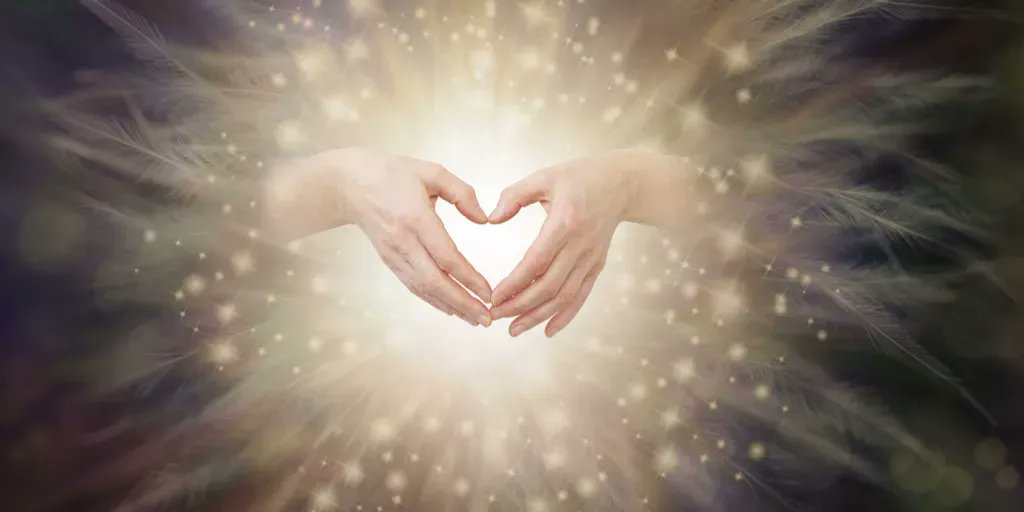 LornaByrne's tweet photo. It's important to be yourself. Everything you do is your choice but listen to your guardian angel at the same time. It loves you unconditionally. 

Blessings Lorna

#lovedunconditionally #beyourself #freewill #youarefreetodecide #listentotheangels #youareloved #guardianangel https://t.co/bLSj1rA7D0