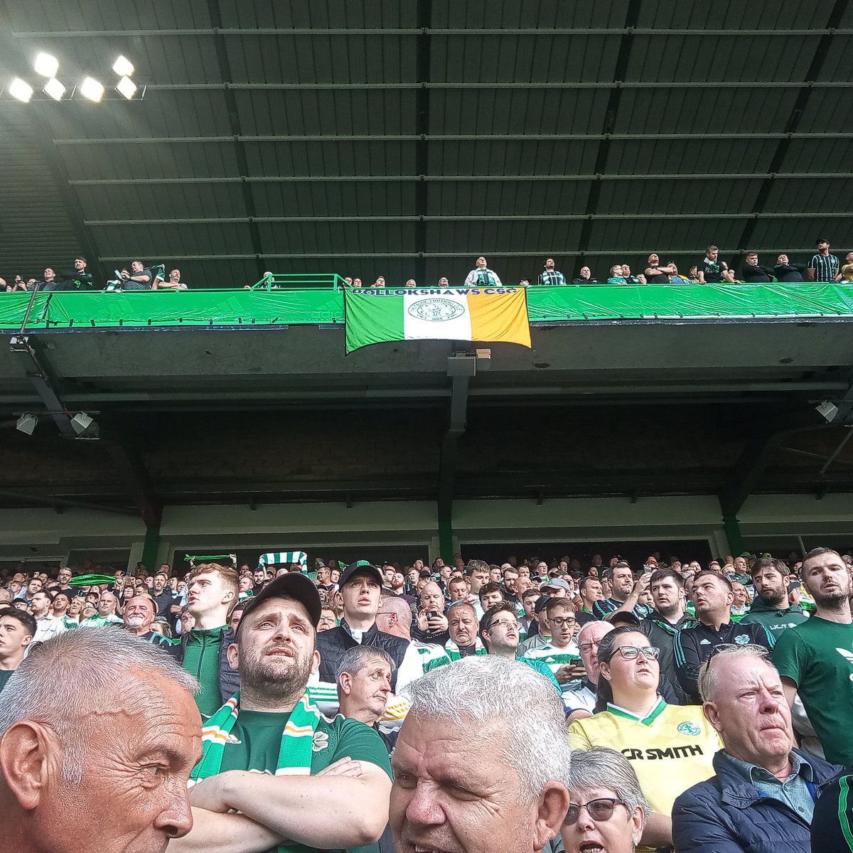 celticbars's tweet image. Pollockshaw CSC flag at the game yesterday. I don't have any record of them. Anyone know where they are based?