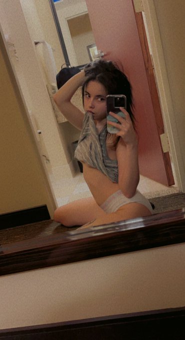 🍑🫦👀🤤 https://t.co/pxSDcOcByR<a href="/tag/selfie"class="tags"><span>#selfie</span></a><a href="/tag/cute"class="tags"><span>#cute</span></a><a href="/tag/adultwork"class="tags"><span>#adultwork</span></a><a href="/tag/onlyfans"class="tags"><span>#onlyfans</span></a>