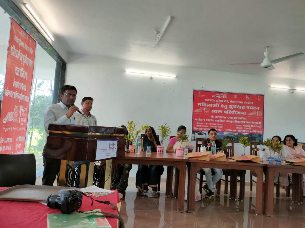 ArchanaSpeeks's tweet photo. Destination level workshop at Madhai under the Project #safetourismdestinationforwomen 
Mustly #Madhai will be a women friendly Destination with the support of #BlockAdministration, Sohagpur.  Such have an enthusiastic team under the supervision of @dmhoshangabad @MPTourism https://t.co/BjljC0uw7c