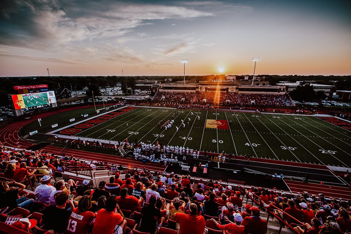 GorillasFB's tweet photo. 1 Month till GAMEDAY‼️🏈⏳ https://t.co/lEfCnxfZAH