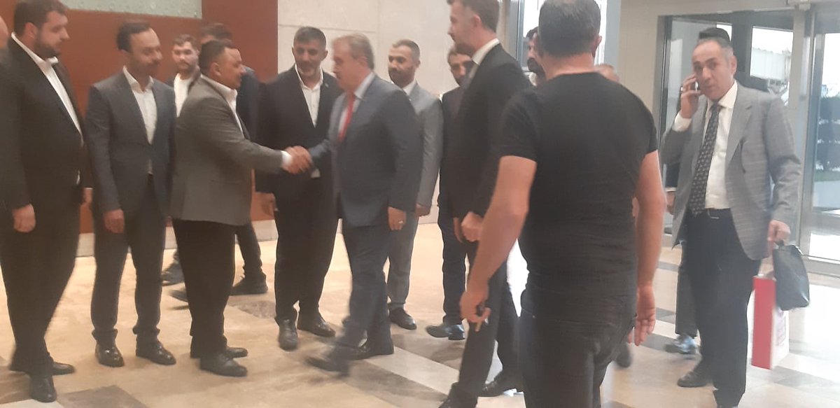 _bbp_uskudar's tweet photo. Genel başkanımız sn @Mustafa_Destici y havaalanında karşıladık
@bbpgenelmerkez @mutlu_furtana @cetindincc @cml_sucu
#Fındık #AcıkveNet https://t.co/ncfY8Z3xkR