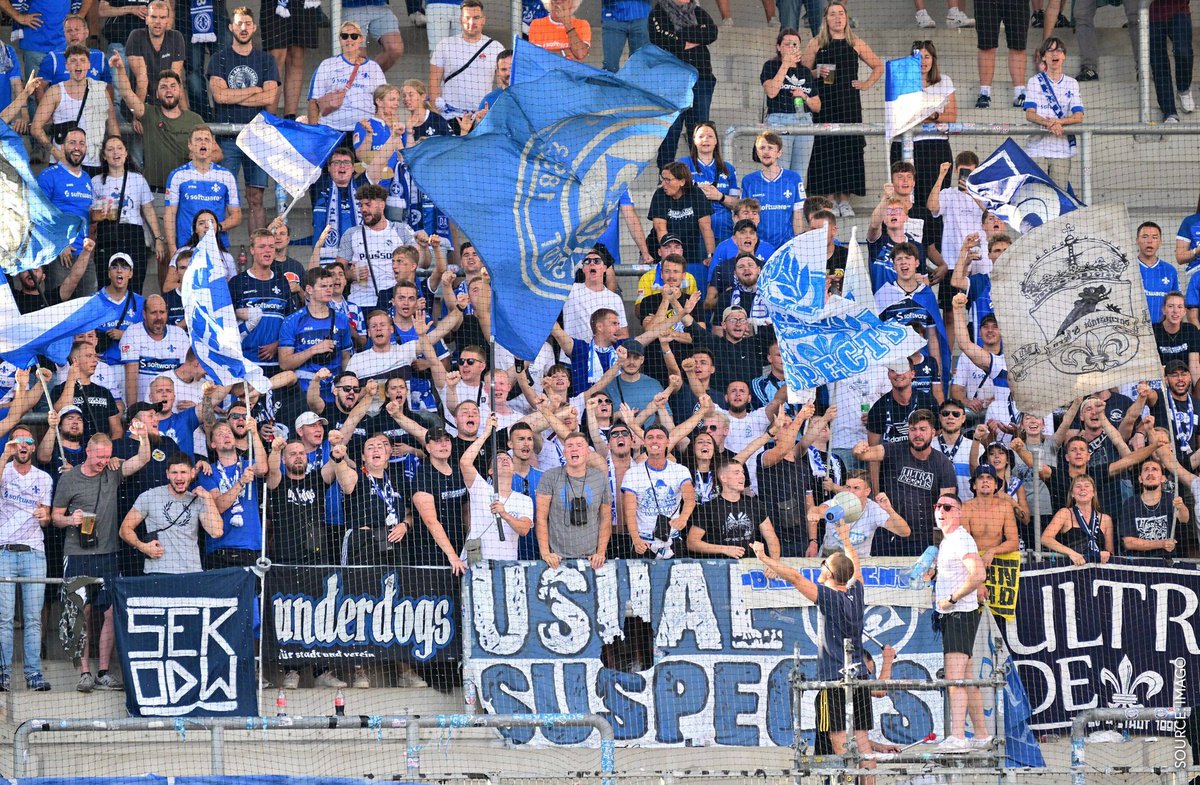 DFBPokal_EN's tweet photo. A successful away day for @swd98_en! 🔵
#DFBPokal #FCISVD https://t.co/XWciNn0pTJ