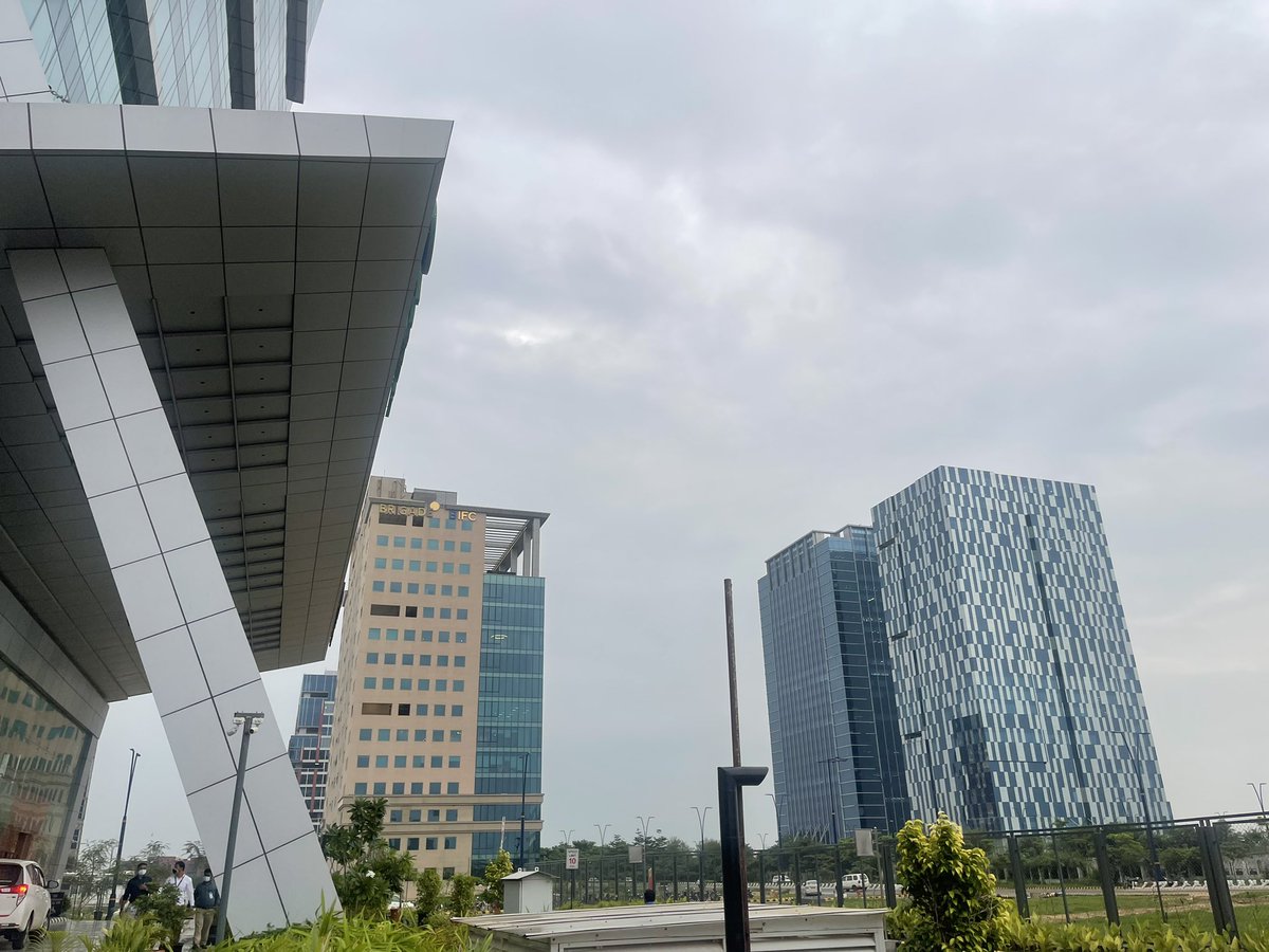 rahulkanwal's tweet photo. Critics mocked @narendramodi when he announced plans to develop a global financial services hub in Ahmedabad. For years the project floundered. But Modi persevered. Now top global banks and Alternate Investment Funds are moving here in big numbers. Vision finally coming alive. https://t.co/t4inetf6QD