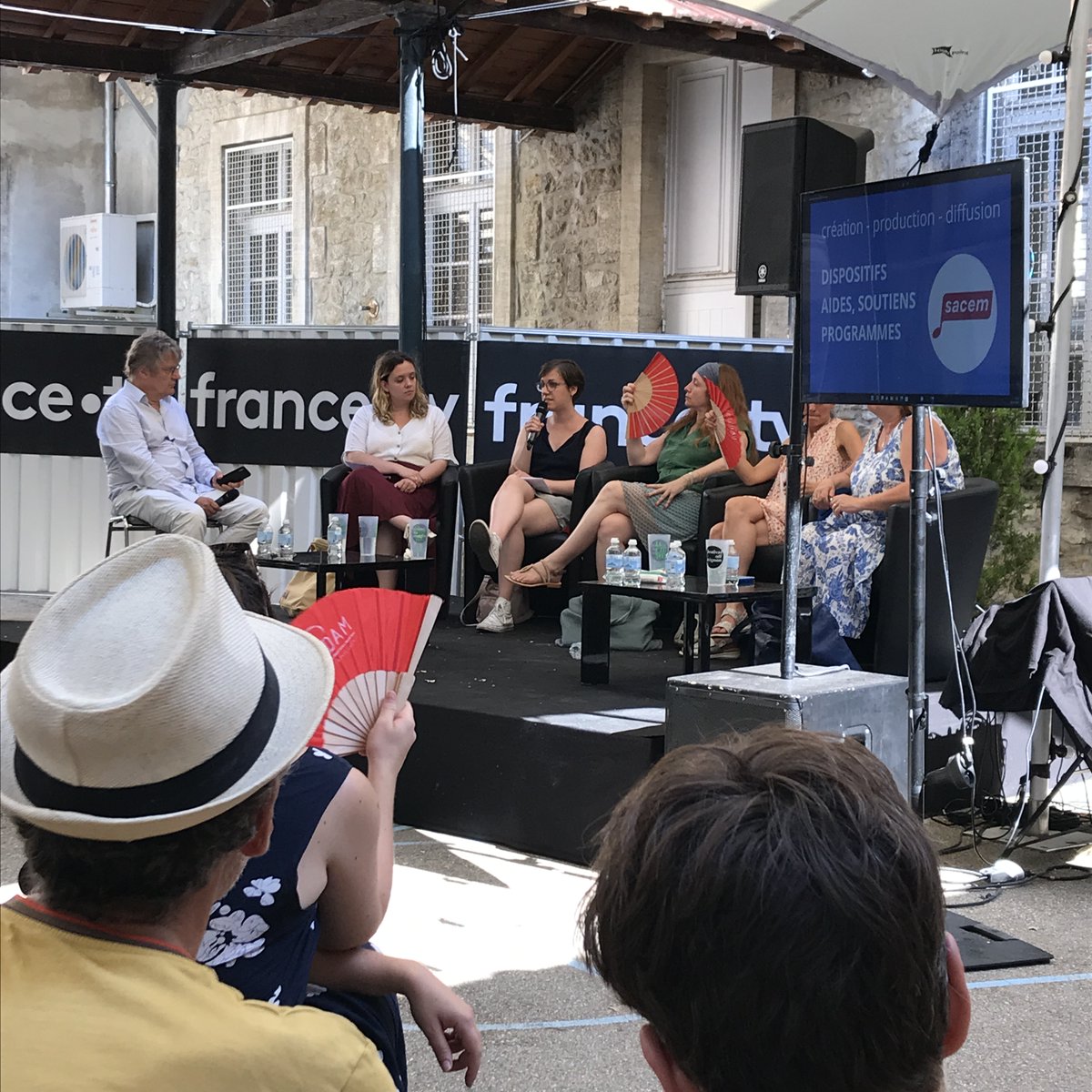 LaSceneIndep's tweet photo. Aider et soutenir la création la production et la diffusion des spectacles musicaux dont le jeune public par les dispositifs @sacem #juliePoureau #KimGemo
[#AVIGNON22] 19/07 Atelier « Les #Aides dans le #spectacle vivant » #OFF22 #villageOFF #villagedesprofessionnelsduOFF https://t.co/o0xLLrmBms