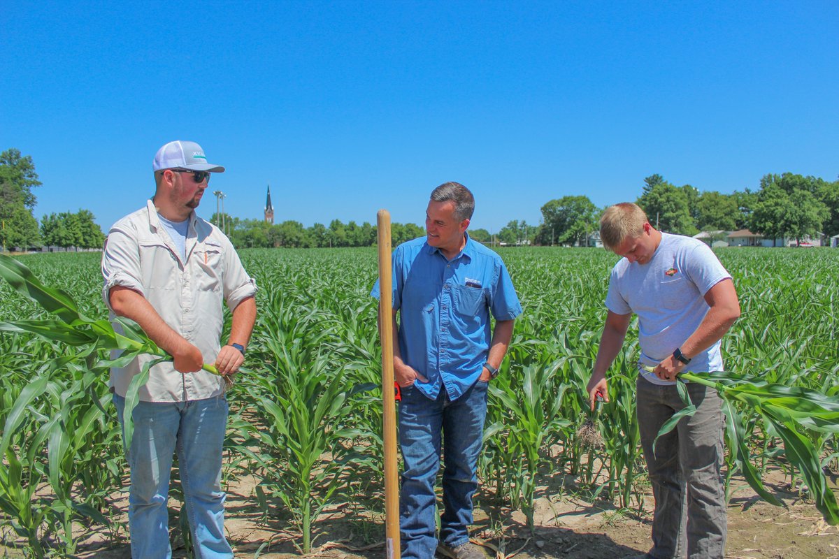 TheEquityCoop's tweet photo. The 2022 Summer Intern Class and the New Seller Trainee's had the opportunity to learn from Derek Iffert, Croplan Seed District Sales Manager. Derek taught the group about early seed diagnostics, seed development, and many other aspects of crop development.
#GoWithTheRightPeople https://t.co/AjAFzOVYTU