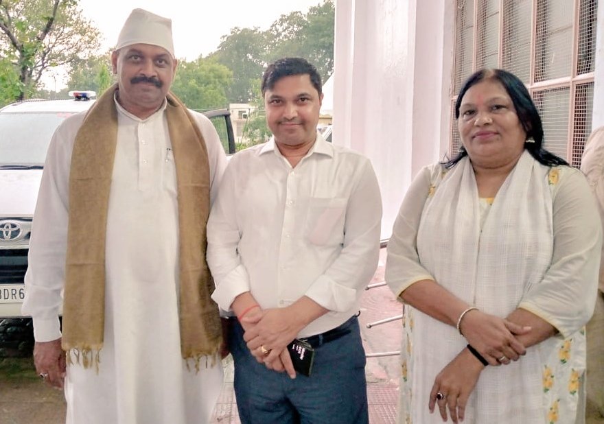 DrVijayTiwariJi's tweet photo. It was pleasure visiting @MmmutOfficial #DevelopingGorakhpur #DevelopingUP 

We visited various sites for @CMOfficeUP #RojgarMela 

@Dm_Gorakhpur @CdoGorakhpur @gorakhpurpolice 

#BeUPYOGI #WorkWithYogi #WorkForYogi #GrowWithYogi 

#Security #CyberNews https://t.co/Nqyg9kOsCH
