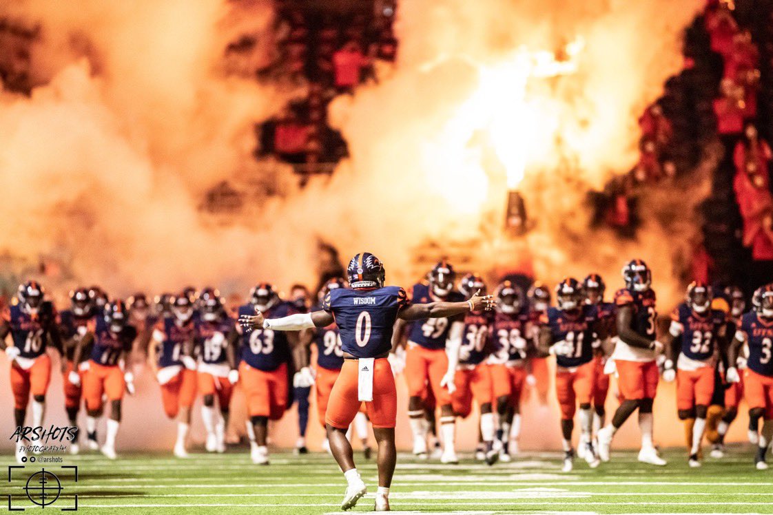 It’s football season!!! As we start I ask everyone to say a Prayer for these coaches, athletes and training staff. We all love this game and our respective teams but let’s keep them prayed up. This is a tough time mentally and physically for many so let’s keep them covered🙏🏾