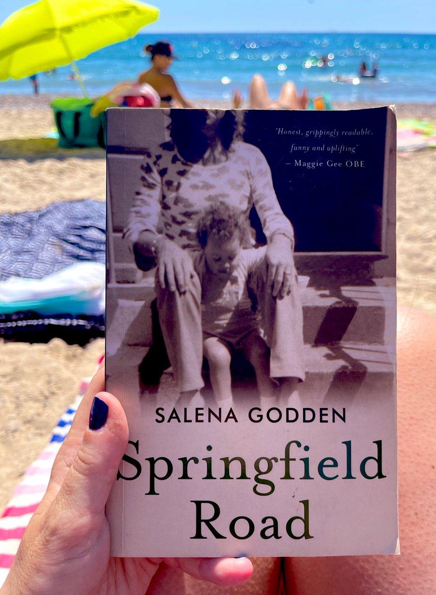 natpersoglio's tweet photo. 🏖 Next up, @salenagodden’s #SpringfieldRoad. Thanks for the recommendation @heidipearljames 🖤 #amreading #beachlife @unbounders https://t.co/9FLFzicosZ