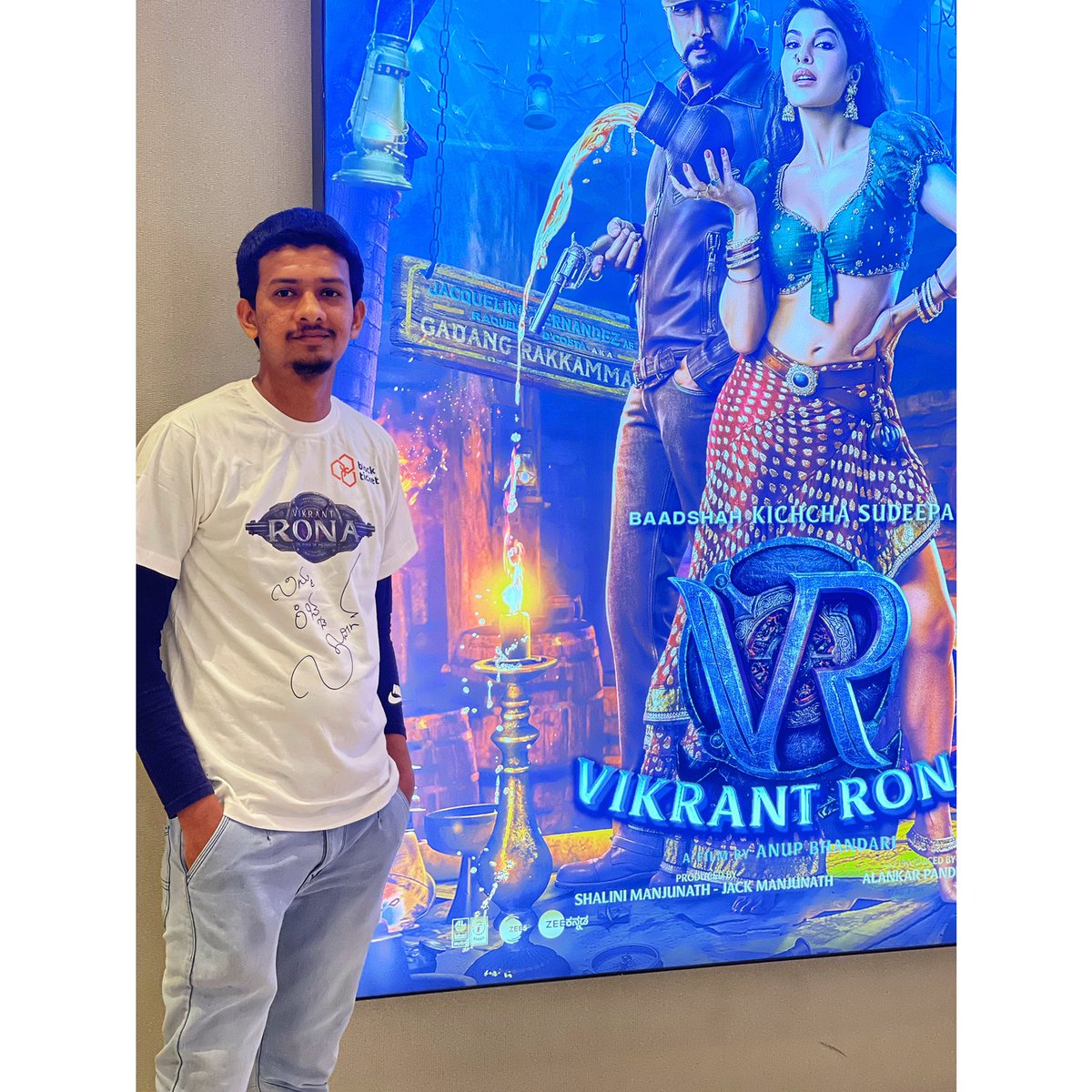 firoznrf71's tweet photo. Amazing gifts from @blocktickets team. 

We missed #NFT premier show, but we got this beautiful Gifts from #blocktickets team. 

Thank you so much Abhinav Garg…Shefali &amp; #kichchacreations

#KichchaSudeep Kamarattu world.
#VikrantRona another milestone Kannada movie. 

#VRin3D https://t.co/lJDMSFKGpR