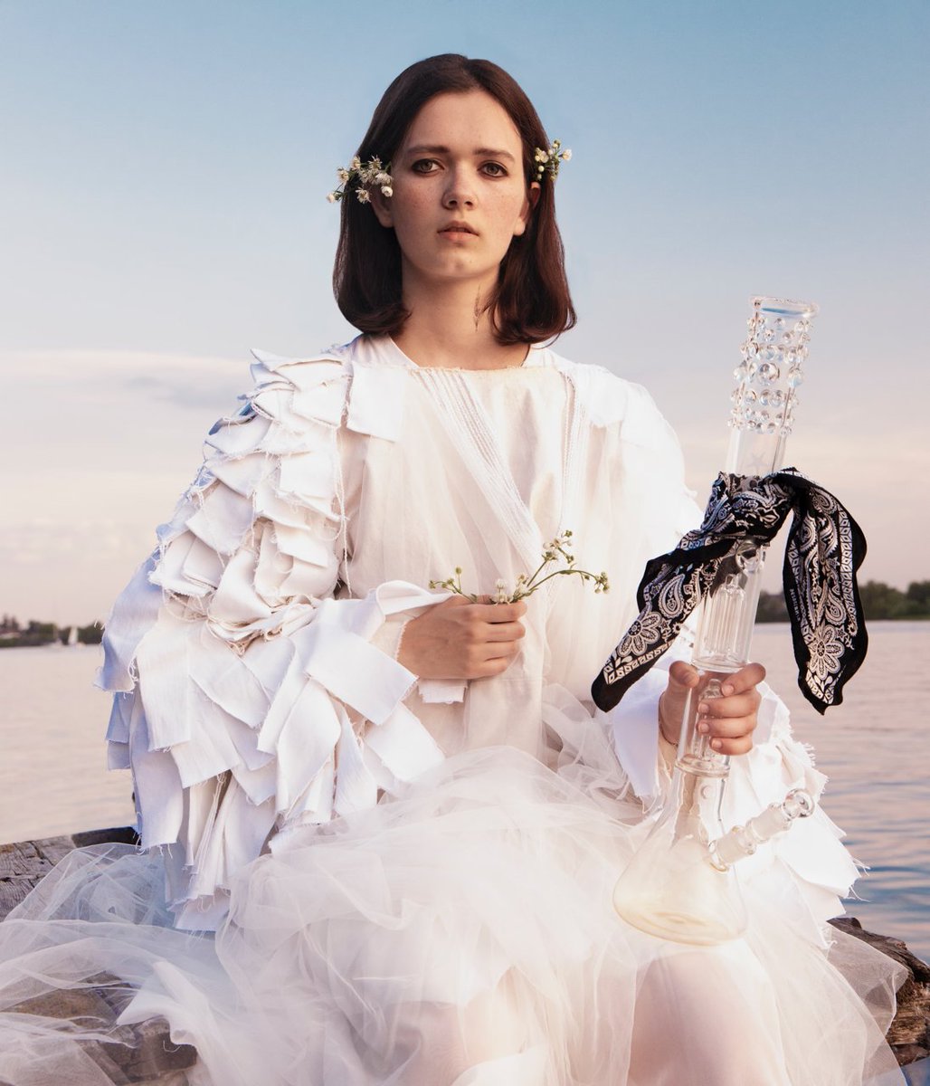 lemonation_xyz's tweet photo. 'NUMERODICIANNOVE' by @MuraviovRoman on @foundation 
Roman has a passion for conceptual photography and fashion, with an interest in capturing personal identification and the relation between individual, common and other social phenomena through photos. https://t.co/CNCSaYexHv