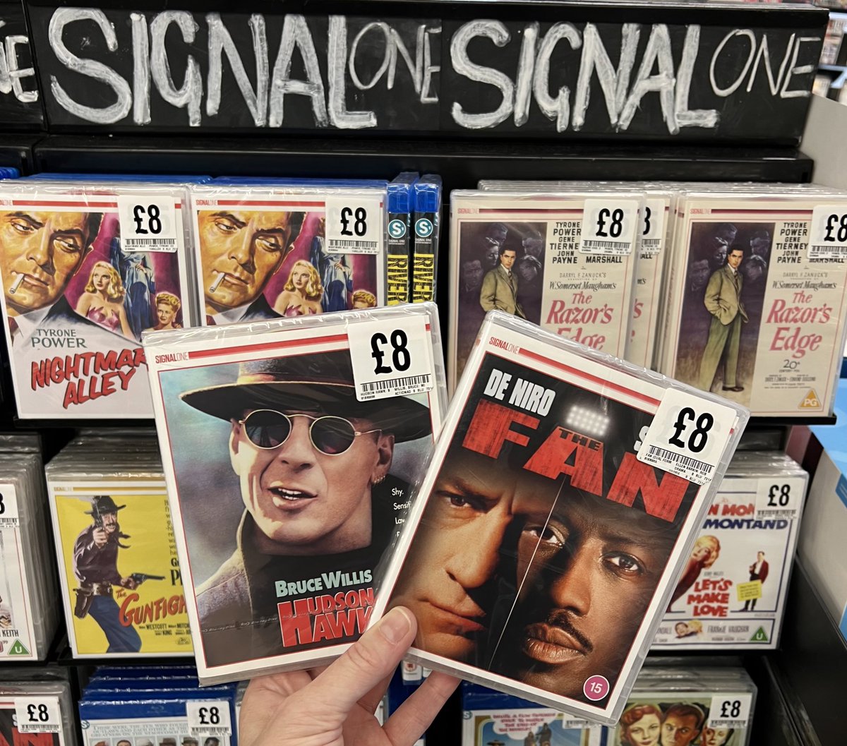 FoppCovent's tweet image. 🚨NEW PROMO IN STORE 🚨

@SigOneEnt #SignalOne Blu ray £8 

#FoppCovent #GetToFopp #Fopp