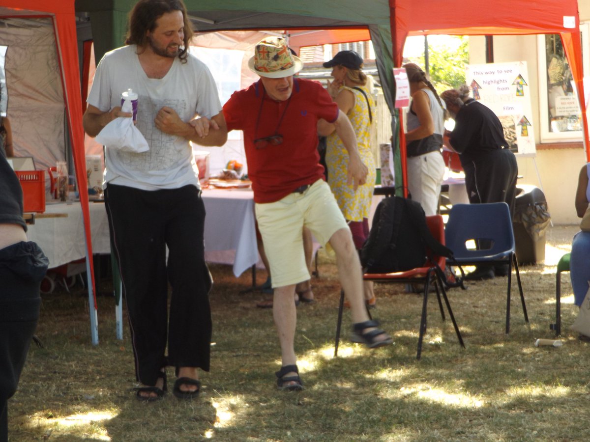 WestLondonMiddx's tweet photo. #HarmonyWithNatureFestival2022
#ImpactTheatre #Perivale #Hanwell #Ealing #London
#StuartOConnor @stuoconnor
#Hotshots, #IndieChoir, #HanwellUkuleleOrchestra, Stuart O'Connor with #AnaisdiPasquali, #ImpactSignDancers and the #ImpactBand:
More photos https://t.co/09WvEC1F91 https://t.co/hjOXytyPru