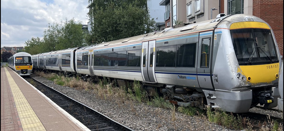PlatformEdge1's tweet image. Was meant to see 168329 and it got changed at the last second 🤦‍♂️

Anyways, here’s some trains at Aylesbury also 168107 required unit ✅ 3 left to go! #Class165 #Class168