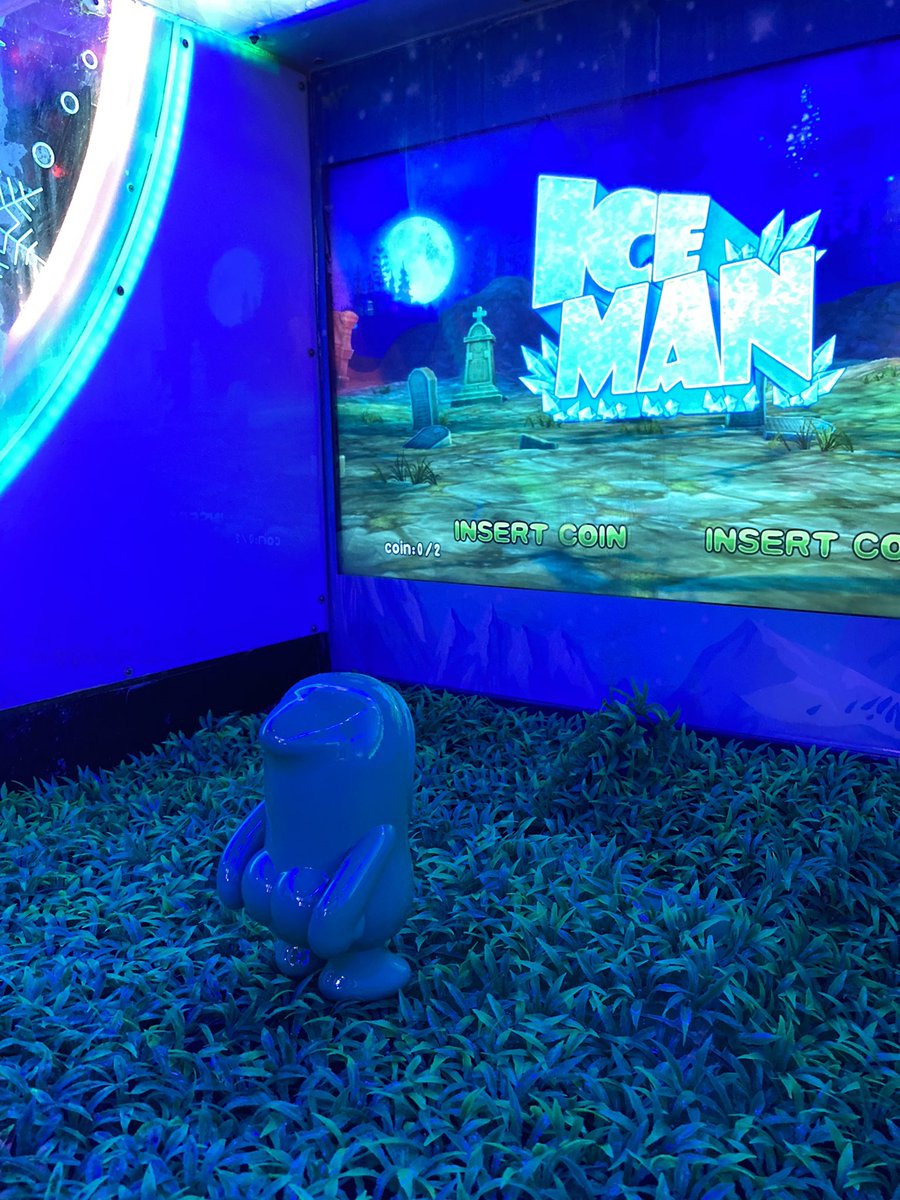 어린 디자이너는 Web2.0에서 어떻게 살아남아 왔는가? 생각을 버림과 동시에 그제야 돈벌이가 생겨왔고, 사고가 없는 상태에서의 실행은 결국 재력과 권위를 가진 누군가의 도구와 같은 삶을 살게하지 않았는가? 그리고 Web3.0에서 우리 크리에이터가 취할 바람직한 스탠스는 무엇일까? 에 대한 고찰.