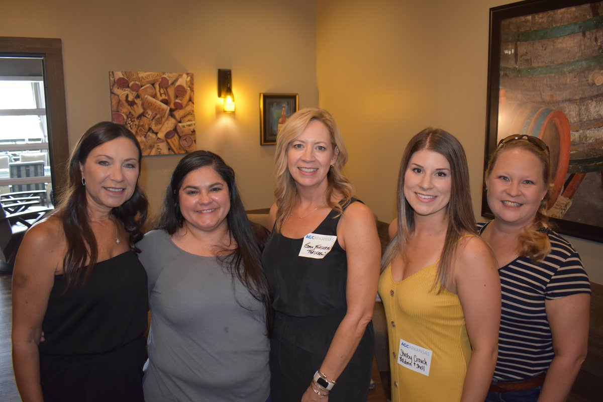 Fort Smith folks know how to PARTY! 🥳 July Happy Hour included lots of laughs, fabulous food, and delicious drinks at Uncork'd! CHEERS to all who came! 🍻 We can't wait til next time!