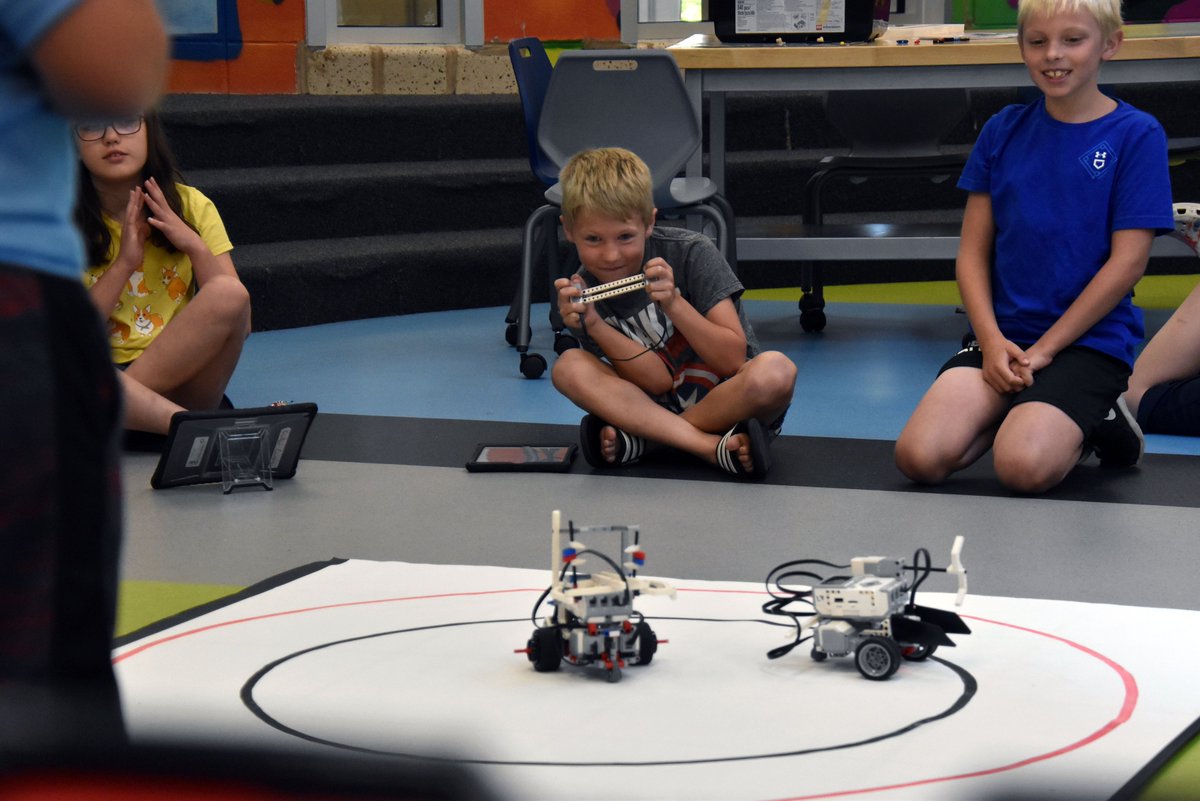 HSSD's tweet image. It may be summer, but the learning doesn't stop at HSSD! ☀️ We are proud of #InnovativeProgramming opportunities that are available from Kindergarten through high school, including computer science and robotics. 💡