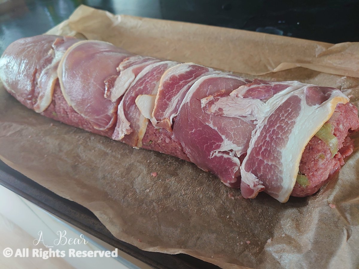 Ashy_the_Bear's tweet photo. Food prep for breakfast/lunches this week. Egg and Cheese Meat Roll, Wrapped in Bacon.
2g carbs, 65.2g fat, 66 8g protein per portion
#ketovore #ketoaf #meatheals #keto #ketoprep #ketodiet #ketorecipes #ketolifestyle #ketolife #ketolunch #ketobreakfast #keytohealth #ketoliving https://t.co/woaZUxzcmV