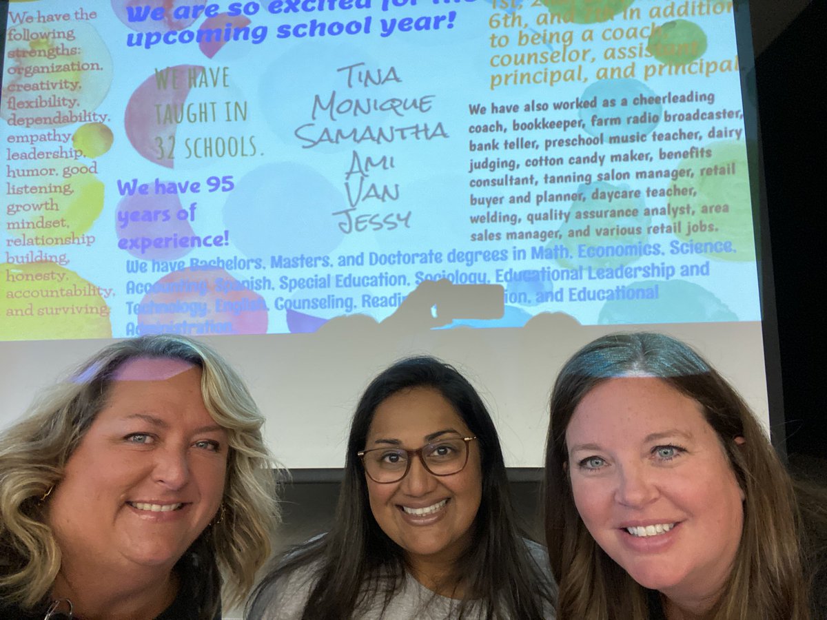 MrsRLovesTech's tweet photo. I couldn’t imagine doing this year without my coaching partners!  Love this team!❤️ @jessv99 @hill_ic https://t.co/gEyp7D5HsY