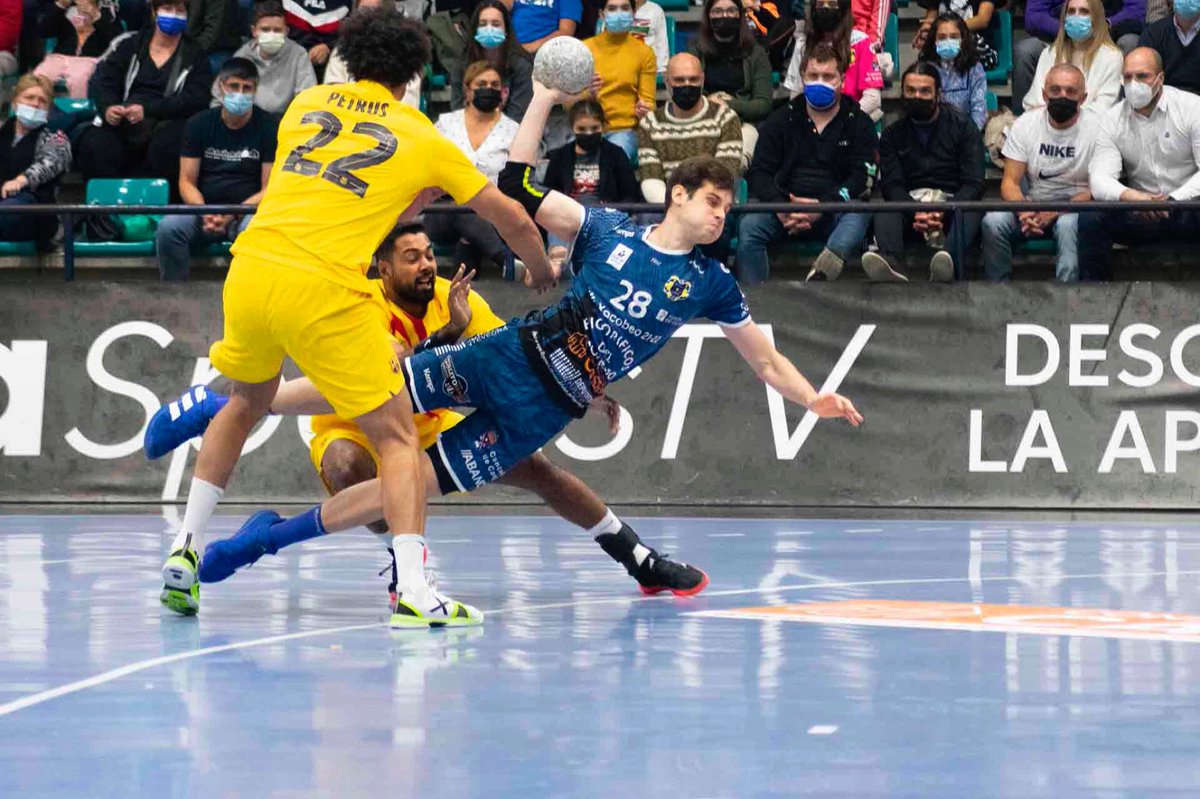 balonmancangas's tweet photo. 💪Moito ánimo Nacho Salgado‼️

😍Sabemos que volverás máis forte aínda‼️

🤾‍♂️Esperámoste para ver como desenvolves todo o talento que sabemos que tes‼️

#deportegalego #XuntaDeGalicia #DeputacionDePontevedra #SomosAbanca https://t.co/pzxfxN201U