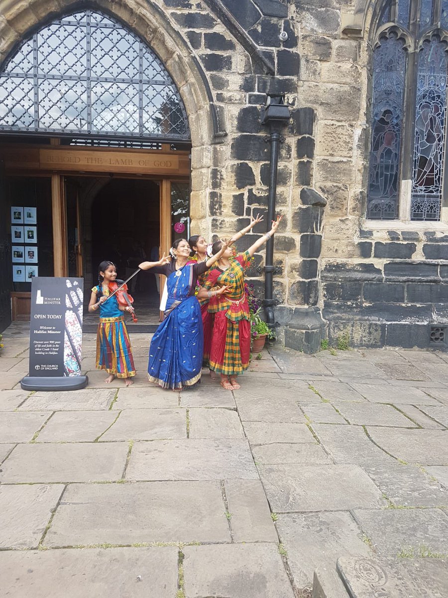 annapurnadance's tweet photo. At Halifax Minster celebrating Yorkshire Day #Halifaxminster https://t.co/i7mfew6ZpI
