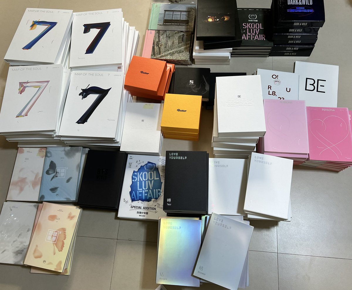 Moonchild_kShop's tweet photo. ✨Album giveaway for actives✨

- like &amp; retweet https://t.co/IVShJeQljg