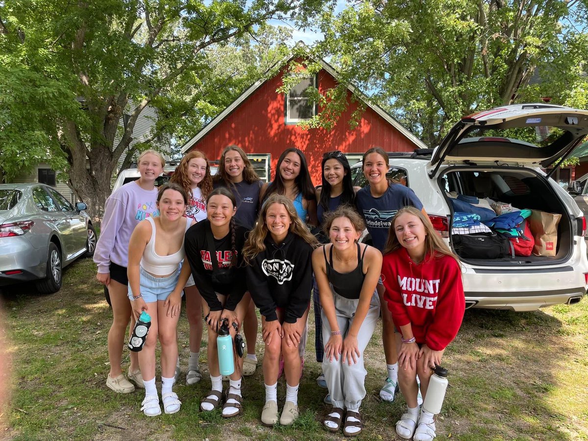 To our 16’s, thank you for the past 4 years. It is crazy to see the bond that was formed between these ladies! Watching you grow through the years makes us proud. Always stay fun and goofy. Remember friends are forever🥹💙