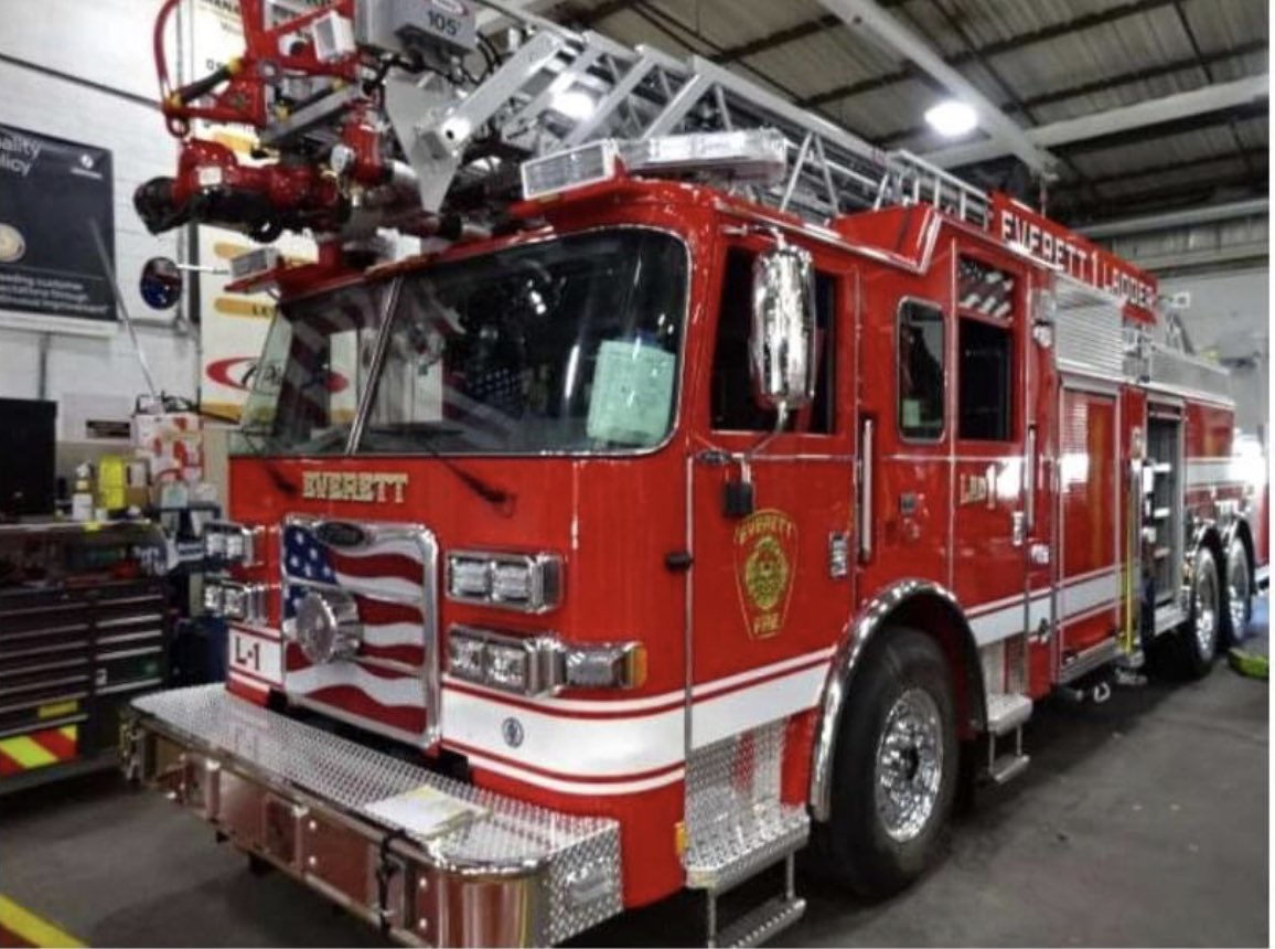 MassFireChaser's tweet image. Everett Ma *NEW* Ladder 1 final inspection day @IAFFLocal143