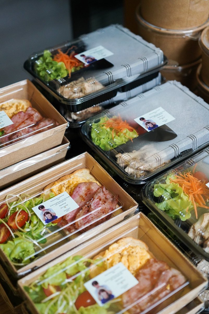 brownandco_th's tweet photo. Morning Food Support send to K.@firstfh5 and K.@jaestsx at #Remembermetheseries Shooting. Thank you K.@essavidz for always trusting us to be a part of #Domjiw’s FS!🙏🏻🫶🏻
#Domjiw #First_Chalongrat #ด้อมจิ๋ว #JaFirst #จาเฟริสท์ https://t.co/tjCTik4uzH