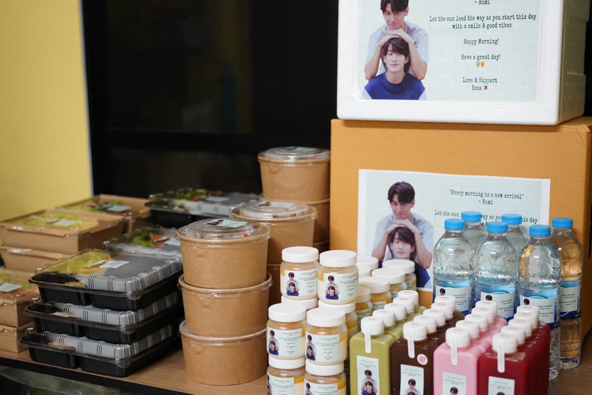 brownandco_th's tweet photo. Morning Food Support send to K.@firstfh5 and K.@jaestsx at #Remembermetheseries Shooting. Thank you K.@essavidz for always trusting us to be a part of #Domjiw’s FS!🙏🏻🫶🏻
#Domjiw #First_Chalongrat #ด้อมจิ๋ว #JaFirst #จาเฟริสท์ https://t.co/tjCTik4uzH