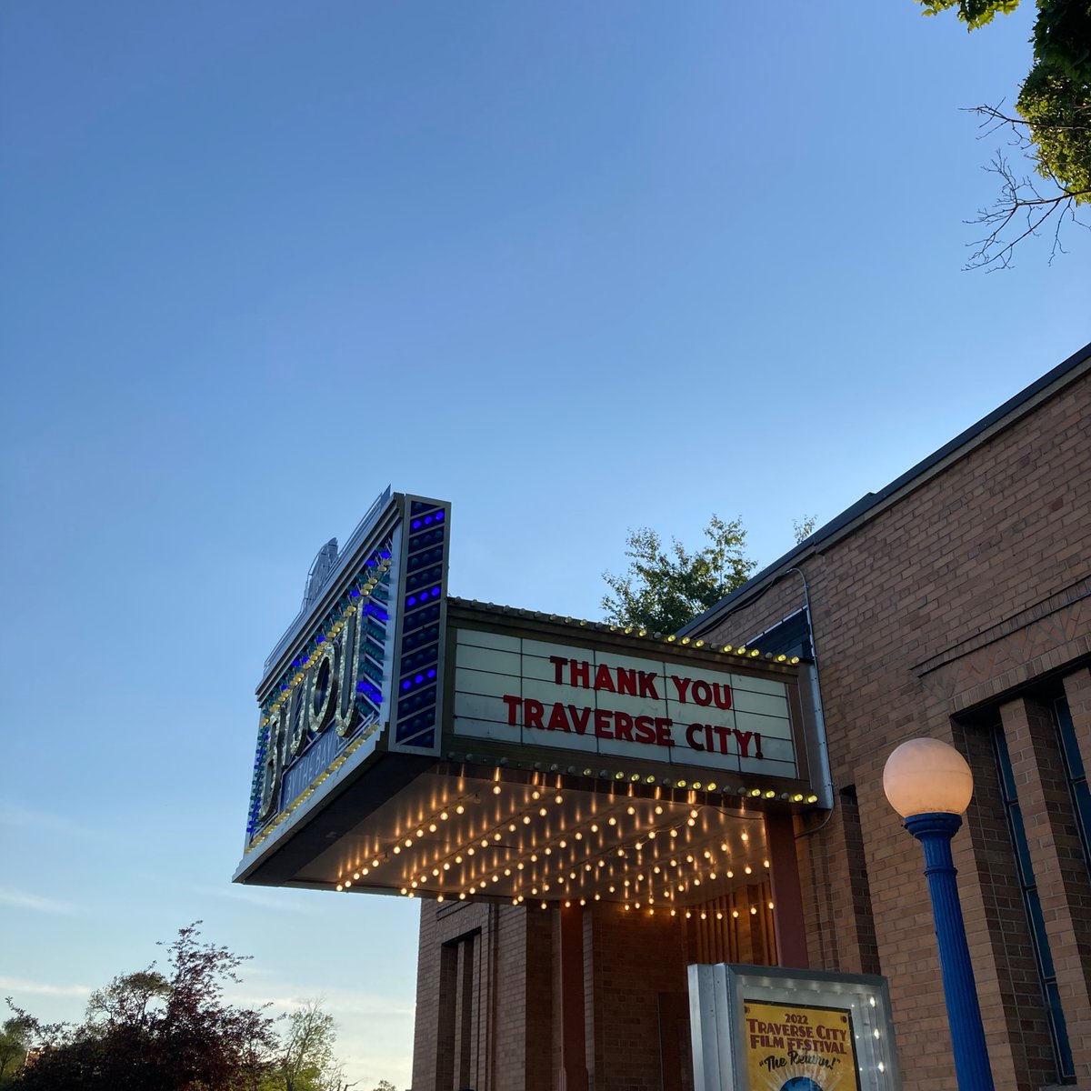 tinycinemas's tweet image. Catching this film on the last day of the worst month of the year was just the balm I needed.