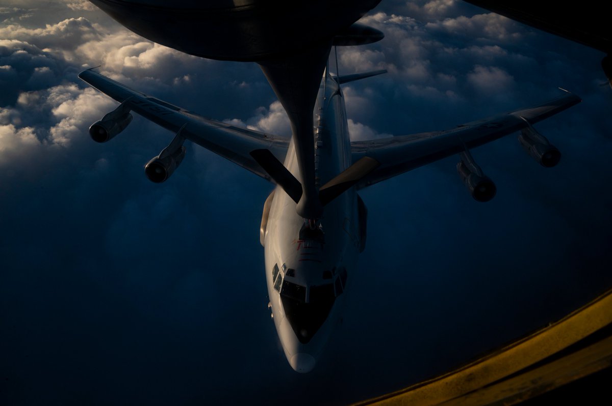 USAFCENT's tweet photo. An E-3 Sentry Airborne Warning and Control System aircraft conducts aerial operations during a US Presidential support mission within the @CENTCOM  AOR
#AFCENT forces remain #posturedtoprevail promoting security and stability in the region 
@usairforce📸by SSgt Christian Sullivan https://t.co/zFVinbrbJ3
