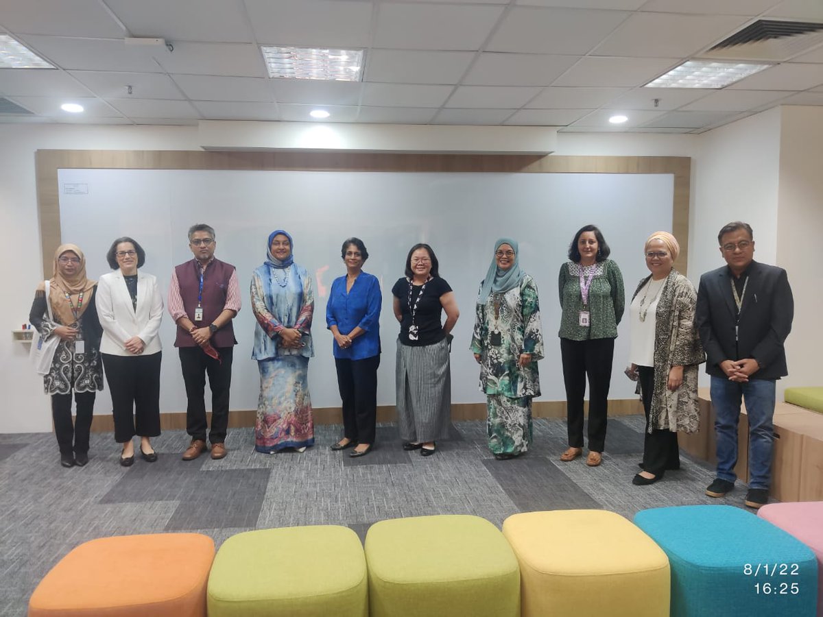 MyUNDP's tweet photo. As @MOFmalaysia grantees, both @MyUNDP and @YayasanHasanah have shared synergies💡Here, @kanniwignaraja meets w/ @BazariShahira, Trustee & MD of YH to discuss programs that build #community & #environmental resilience, w/ a focus on #TemporaryBasicIncome & #SustainableTourism https://t.co/WIDAx6WKqW