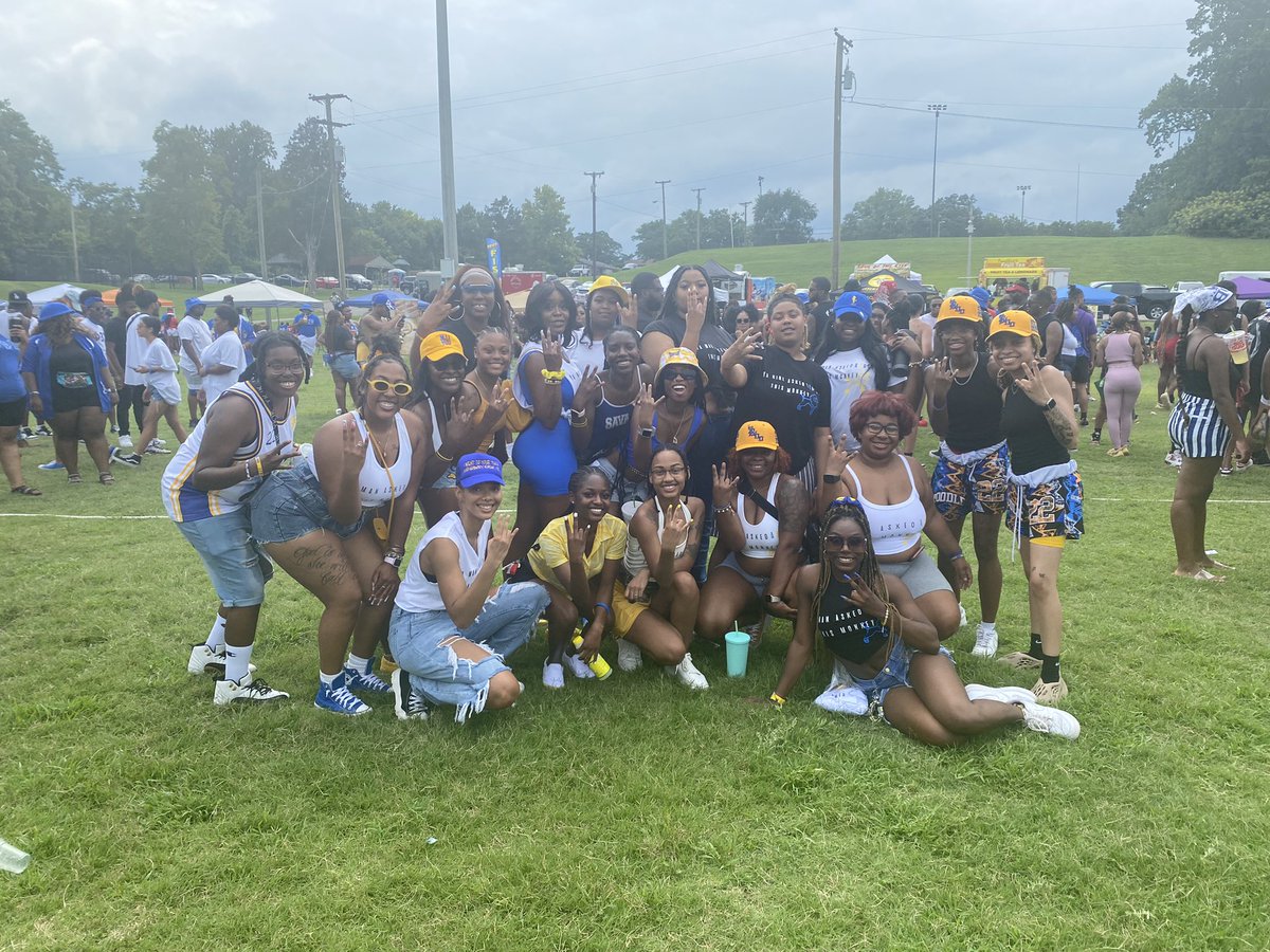 ABPoodles1932's tweet photo. Your Alpha Beta Poodles, had a blast at the Nashville Greek picnic. ๐๐EE-Yip ๐๐ #ABpoodles #AlphaBeta #BigAB #Sgrho #Ngp #spr21 #spr22 https://t.co/zxwSHsA79M