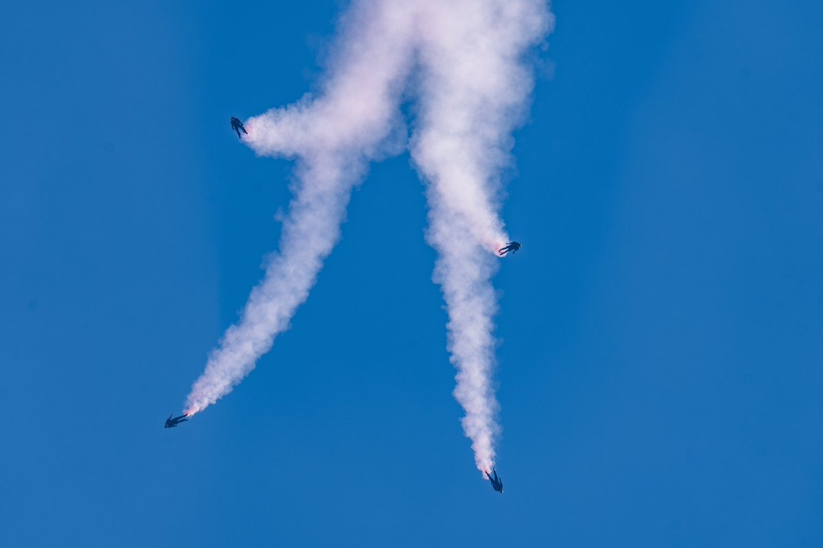 The United States Army Golden Knights at the 2022 Dayton Air Show. @ArmyGK @DaytonAirShow @USArmy #ARMY