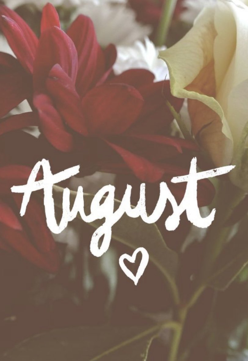 Hello August, I’m ready for you! ✨🌺🤍🍃 #ChangeIsInTheAir #NewIdeas  #NewAdventures 🙌🏼