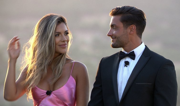 Facebook holds the voting majority. Unfortunately any vote for Tandrew/Damiyah is a vote for Lemma as it closes the gap. Don’t get complacent - VOTE EKINDE!!! #LoveIsland