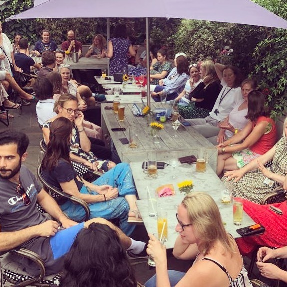 School’s out for the Summer… ☀️ 🌴 🐟 

The @barnesprimaryschool end of year shin dig - glorious afternoon for it! 

- 

#londonpub #barnes #positivechange #revolutioninconsumption #barneslife #familypub #thebrowndog #dogfriendlypub #thebrowndogbarnes … instagr.am/p/Cgt_4eqIsIy/