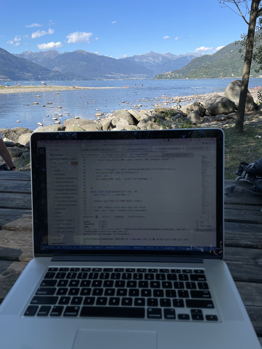 KimStocker7's tweet image. Final project done right 🤩
#coderperks #codeanywhere