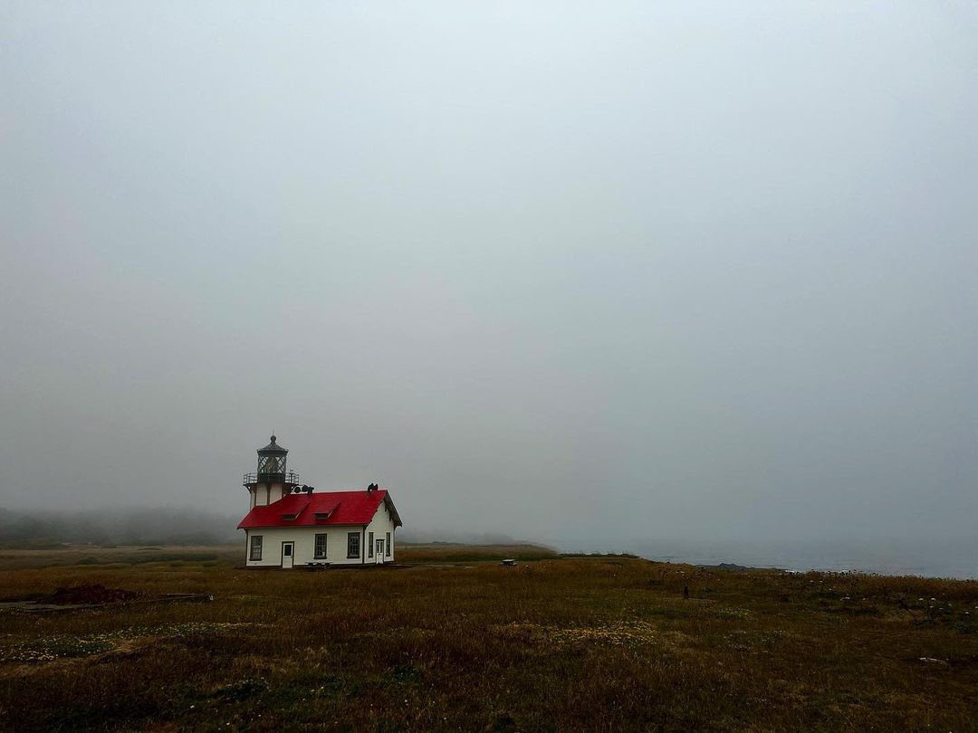 PointCabrillo's tweet photo. It looks like Fogust has arrived 🖤

📸: @matthew_finocchiaro

#pointcabrillo  #lighthouse_world #lighthouses_around_the_world #norcal #leftcoast #lighthouselife #sanfrancisco #bayarea #visitmendocino #westcoast #visitcalifornia #lighthouses #mendocino https://t.co/A3GVWLhQLD