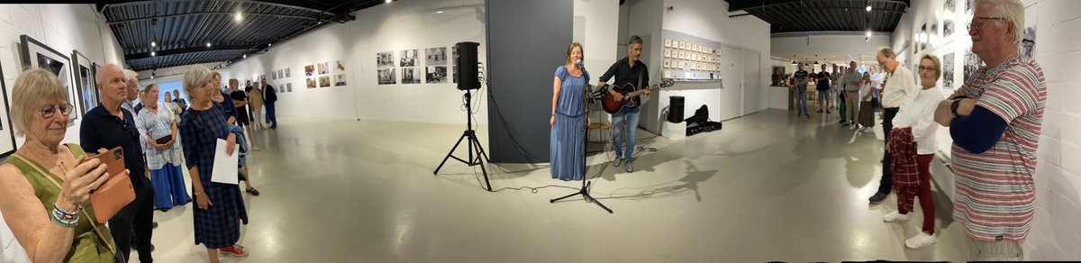 Opening (31/7) tentoonstelling: "FOTO'S UIT HET OSSE", een fototentoonstelling met foto's uit het heden en verleden van Oss te zien in galerie K26, Kruisstraat 26 te Oss. In samenwerking met Stadsarchief Oss. Panorama derde foto.
