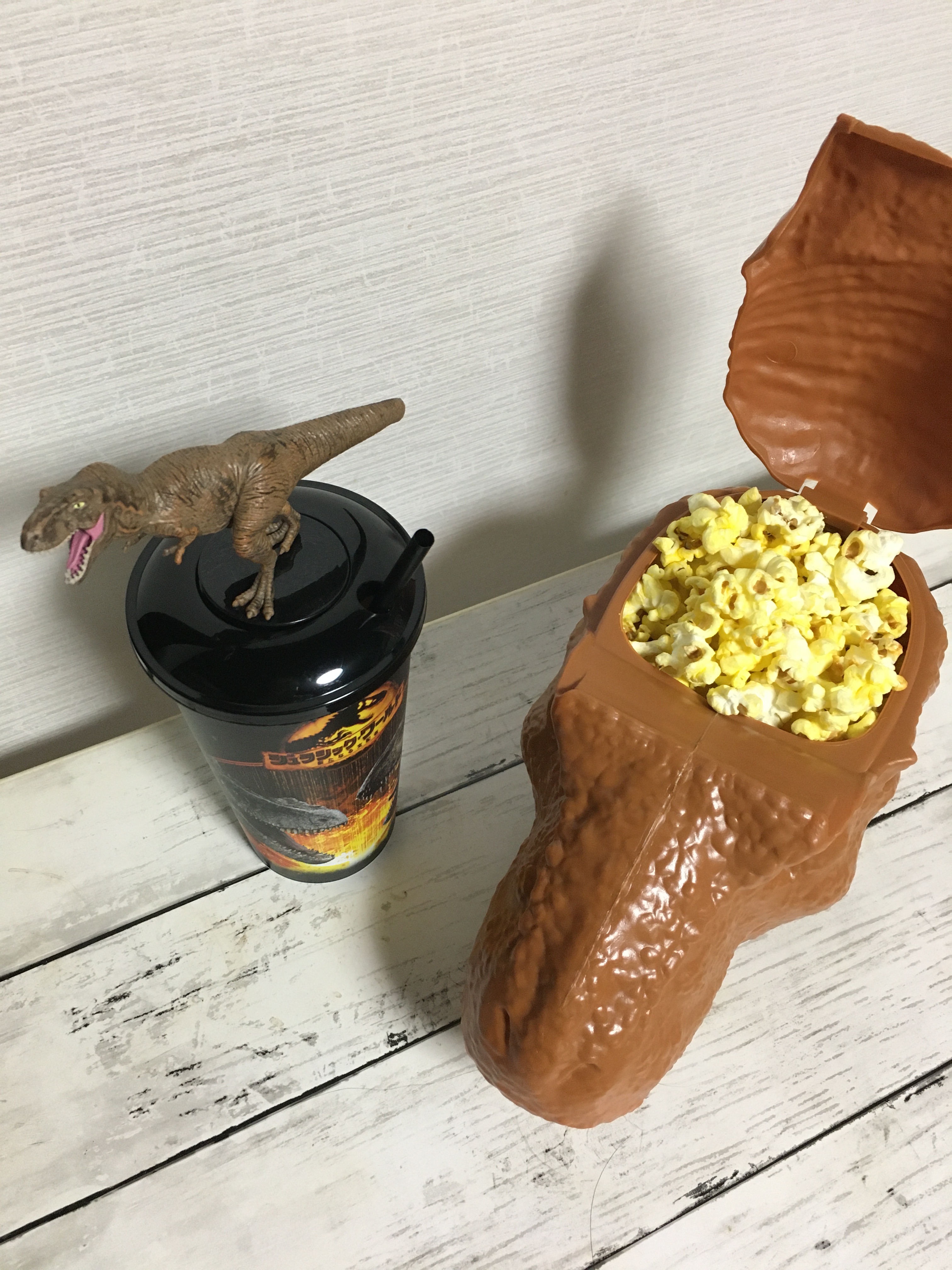 海外限定‼️正規ライセンス品ジュラシック・ワールド 復活の大地