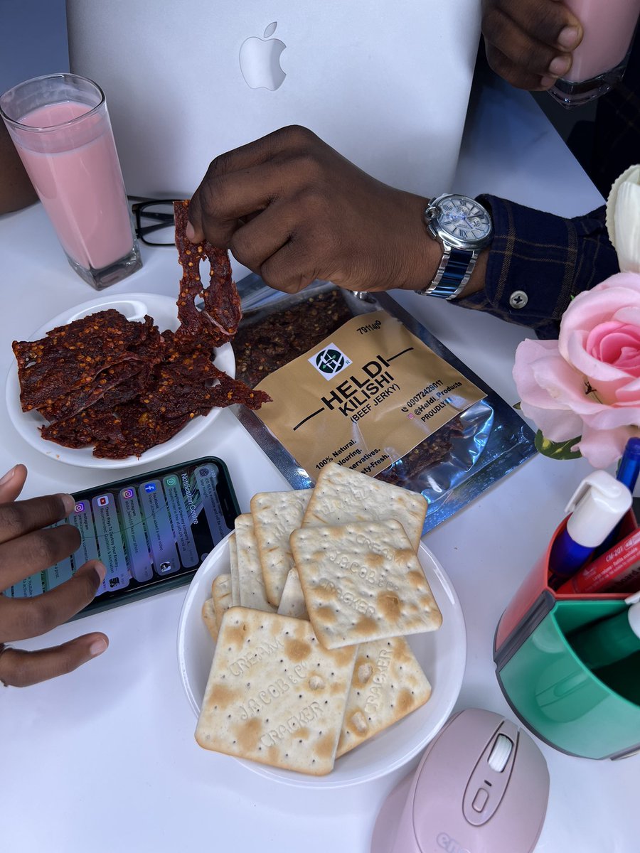HeldiProducts's tweet photo. Always remember you can handle whatever life throws at you💪
Hit this week hard with our heldi in hand☺️
And don’t forget to snack while your at work❤️
#monday #mondaymotivation #mondaymood #snacks #snack #snacktime #lunch #lunchbox #heldi #heldilifestyle https://t.co/ceBepLMnN1