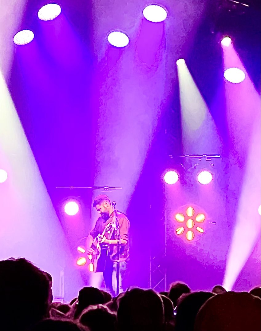 JuliaMarie8's tweet photo. My top photos from the #cambridgefolkfestival #thespookymenschorale #passenger #deckchaircity and #thegypsykings @CamFolkFest @TheSpookyMen @passengermusic @acambridgediary @srawlinsonphoto @emmajgleave https://t.co/TtlIXS0vKN