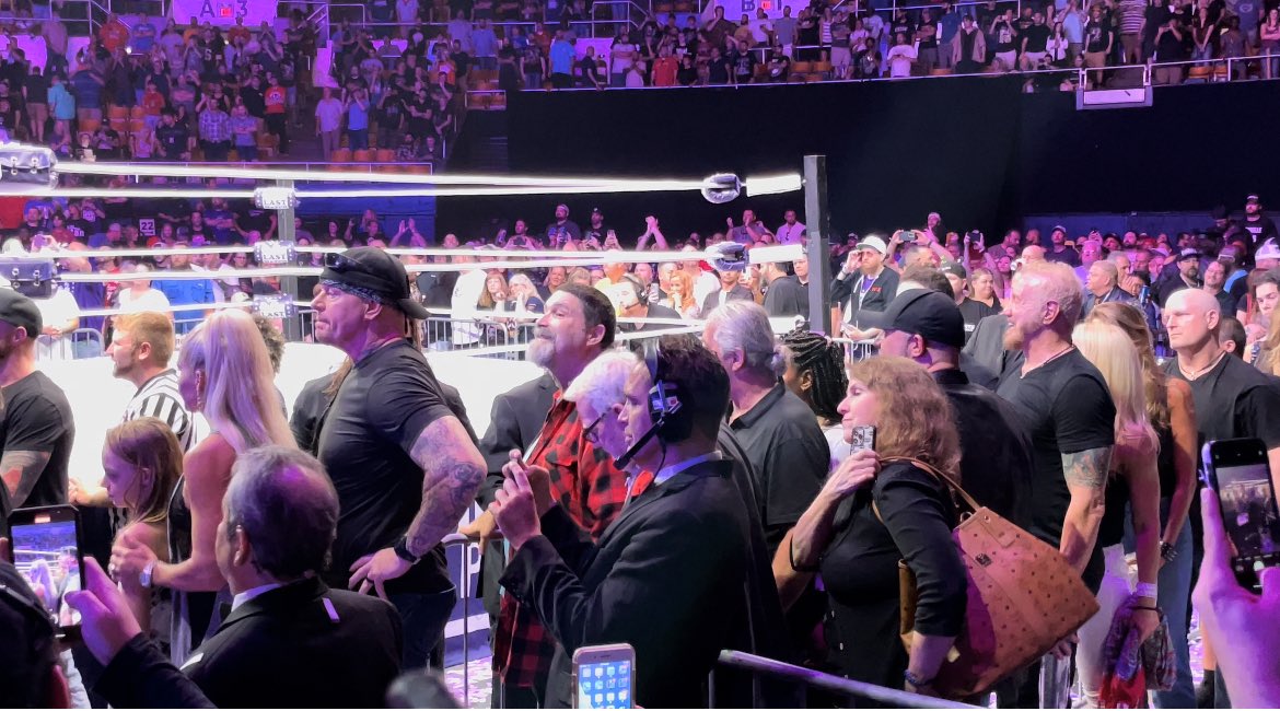 Taker, Foley, DDP, Bret Hart all showed love 4 #RicFlairsLastMatch