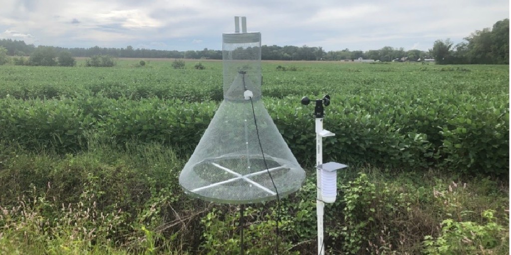 SoyResearchInfo's tweet photo. @ncsoybeans is investing checkoff funds into @NCSUgeospatial #SoyResearch to automate corn earworm moth traps and analyze data in real time to improve risk prediction and management. @UnitedSoy https://t.co/wHituaPkTW https://t.co/OFBYIpbAGK