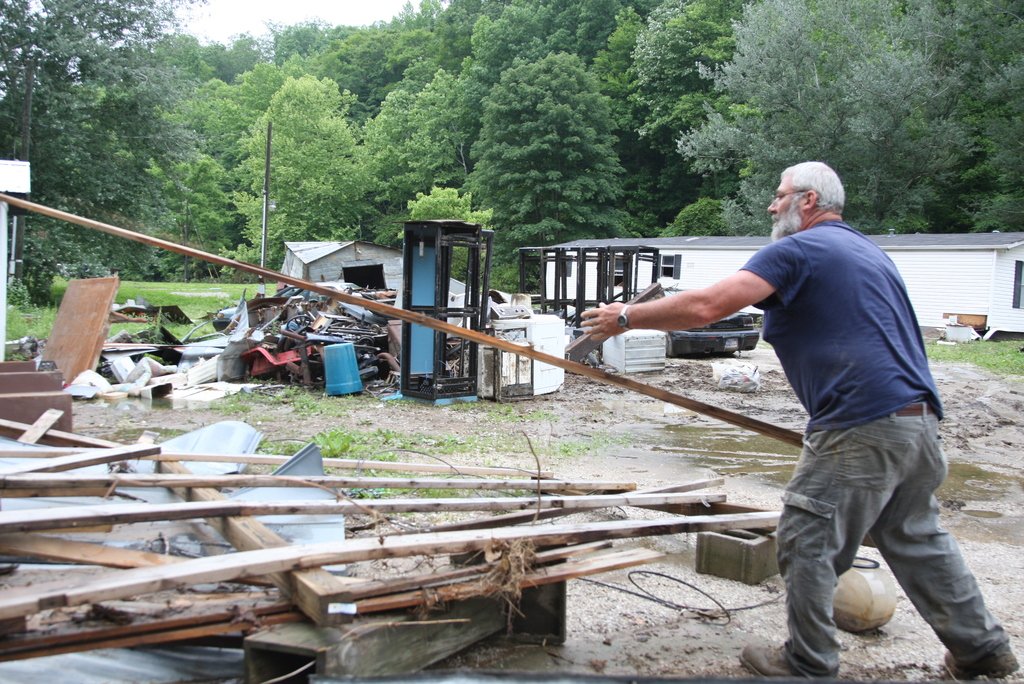 KentuckyEM's tweet photo. People affected by the flooding that began July 26 do not need to wait to begin cleanup efforts but should document and save receipts. If you have insurance, report your damage from the flooding to your insurance company as soon as possible. Here's how: https://t.co/CFPUqjdJWJ https://t.co/KhZTMXTfsc